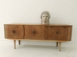 Elegant Espace minimaliste dans un Bâtiment Historique, Palais-Royal/ Louvre - Image 2