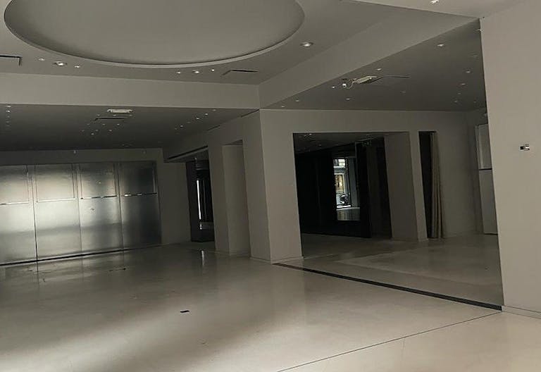 Prime Location Boutique - Triangle d'Or - Paris 8th - Image 2