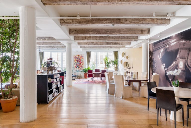 Amazing Showroom Space - Image 2