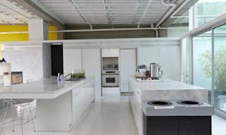 2-Levels Warehouse Venue for Events with Atrium - Image 7