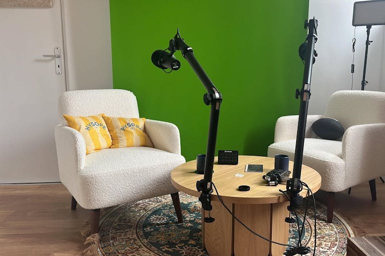 Loft créatif avec studio podcast & terrasse 100m² – Bordeaux Chartrons - Image 2