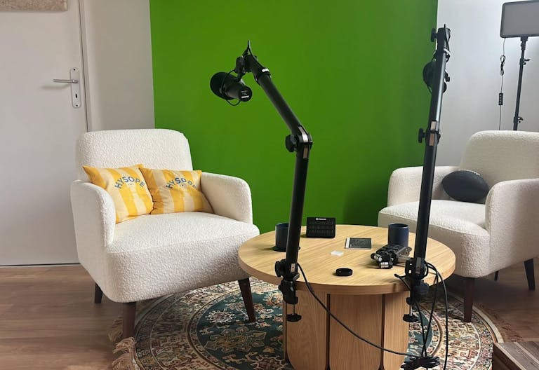 Loft créatif avec studio podcast & terrasse 100m² – Bordeaux Chartrons - Image 2