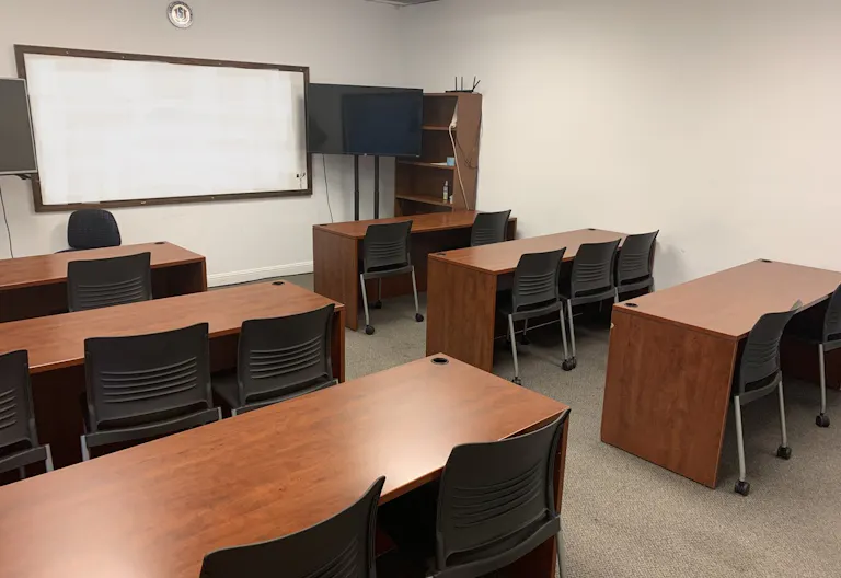 Spacious , quiet and clean room 123 at University of San Jose - Image 2