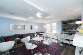 Stunning Art Deco Suite - Image 6