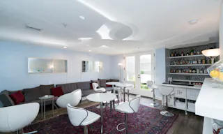 Stunning Art Deco Suite - Image 6