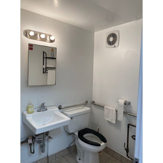 White Box Mall Space - Image 1