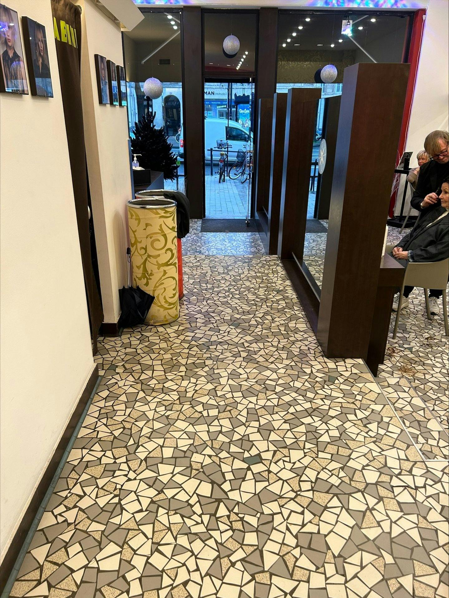 100 sqm Retail Boutique in Bordeaux Near Place des Grands Hommes