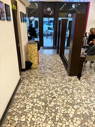 Boutique Shop For Rent - Prime Bordeaux - Near Place des Grands Hommes - Ideal Pop-Up Store - Image 4