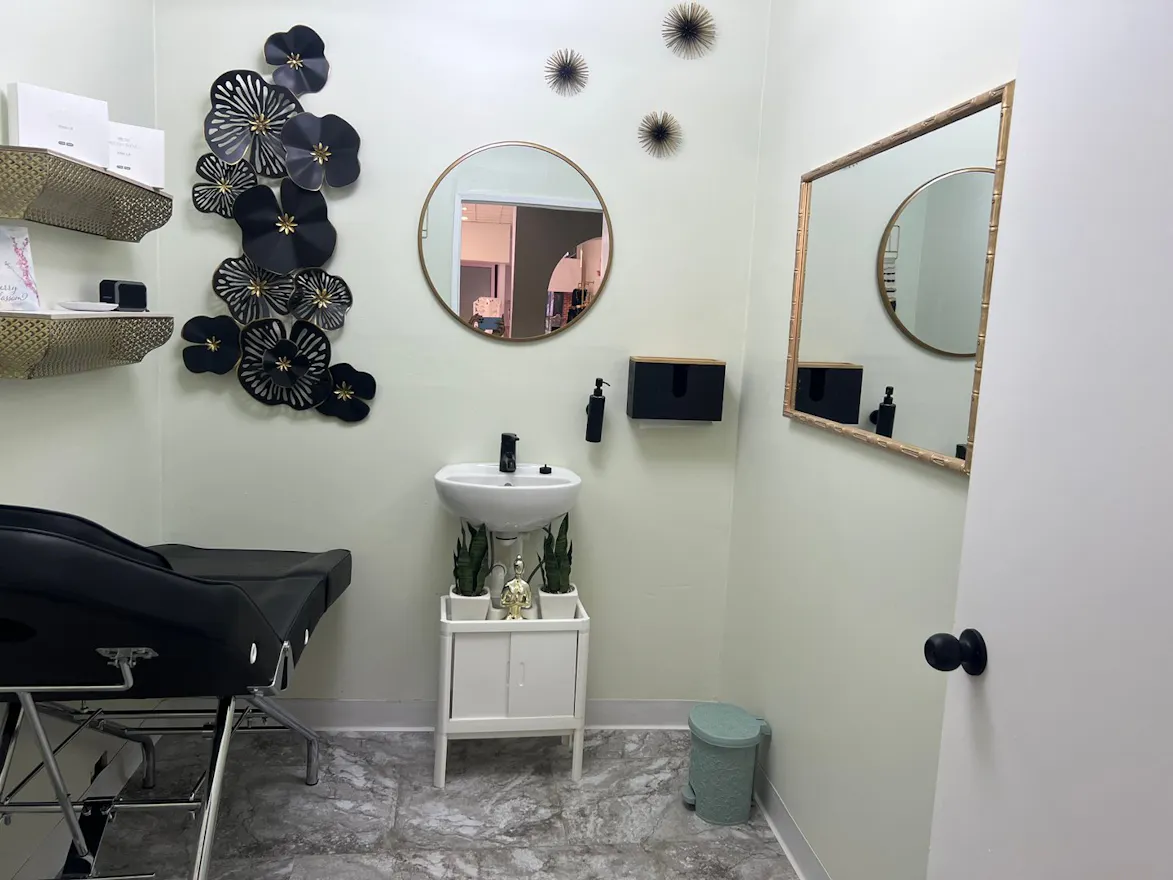 Turnkey Tattoo Studios for rent - be your own boss! - Image 0