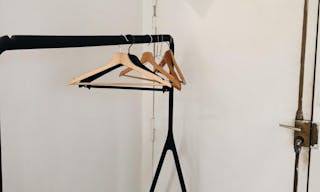 Boutique Éphémère à quelques pas de la Tour Eiffel - Avenue Rapp. - Image 7