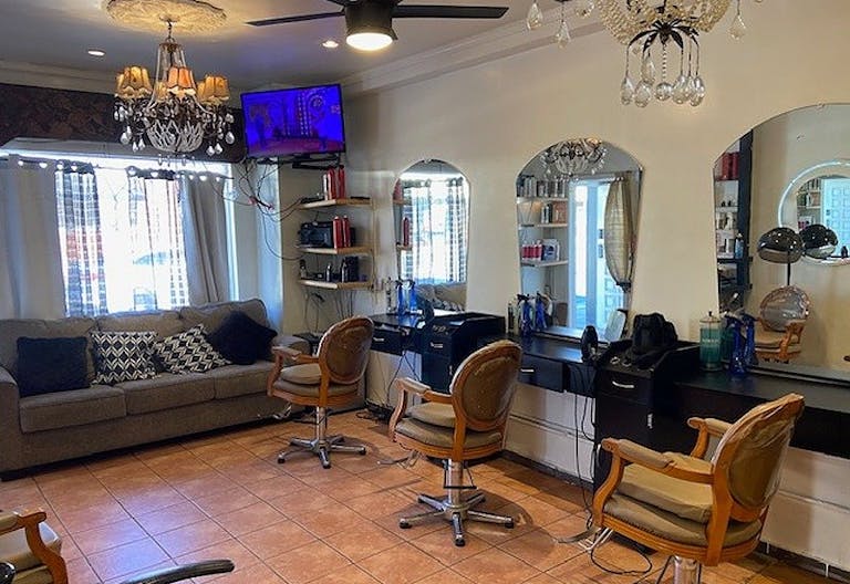 Local Hair Salon for rent (Beauty, Nails, & Private Rooms) - Image 0