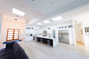 Fully Supported State-of-the-Art Creative Incubator In Los Angeles - Image 10