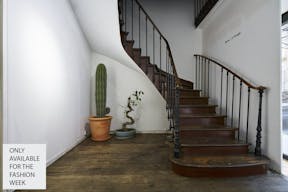 Beautiful Art Gallery - Image 14