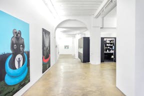 Spacious Gallery in Le Marais - Image 10