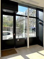 Espace Créatif Atelier-Galerie - Pop-up Lumineux avec Vitrine - Image 5