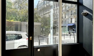 Espace Créatif Atelier-Galerie - Pop-up Lumineux avec Vitrine - Image 5