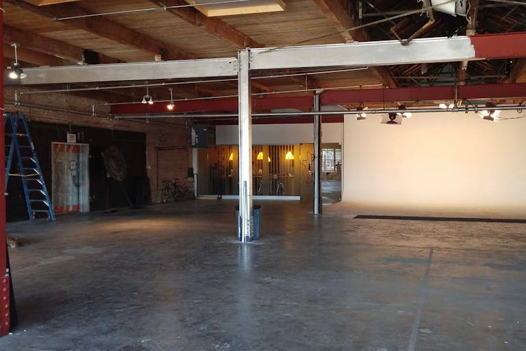 Spacious Studio in West Chicago - Image 4