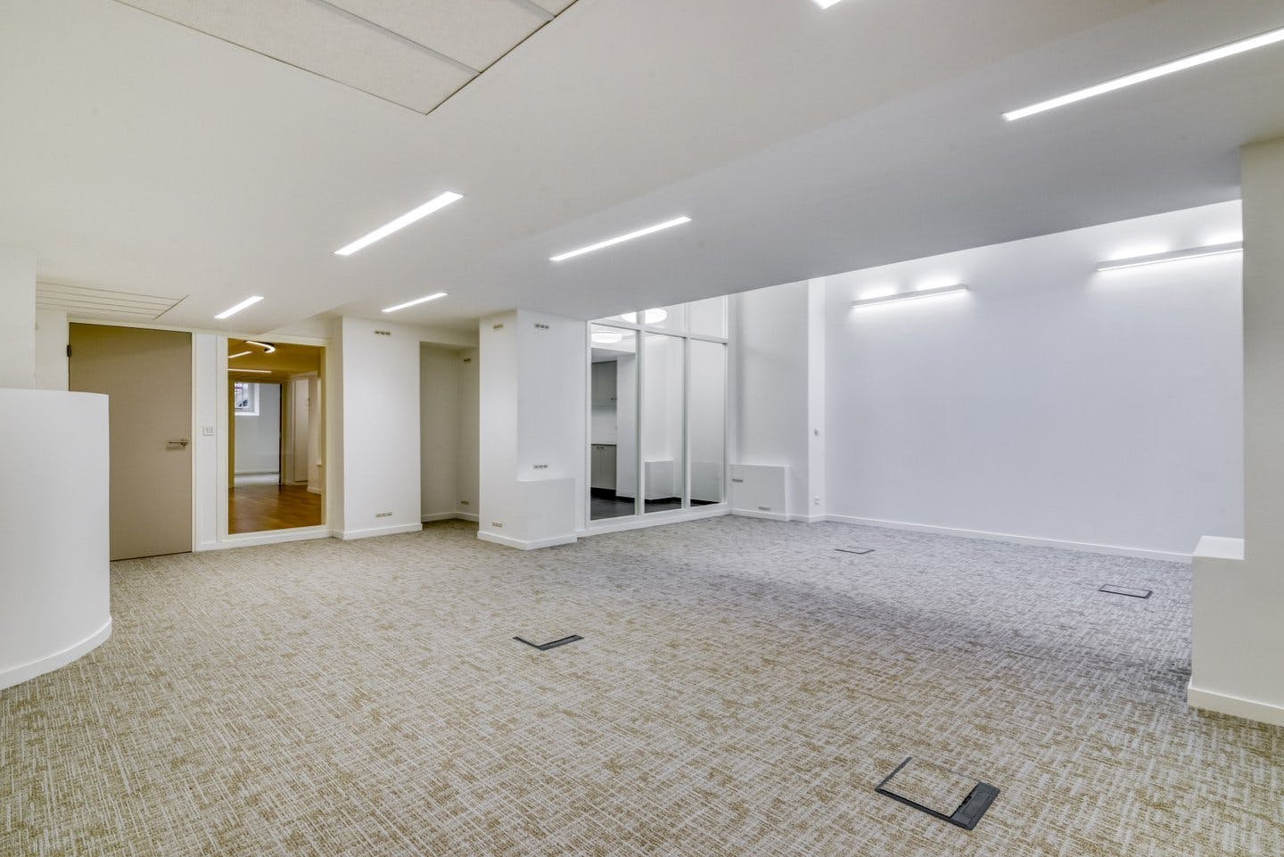 345 sqm Event and Showroom Space near Parc Monceau, Paris