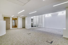 Unique Space near Parc Monceau - Image 12