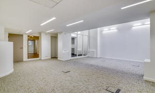 Unique Space near Parc Monceau - Image 12