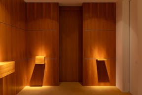 Spectacular art gallery under a glass roof in Saint Germain des Pr�s - Image 4