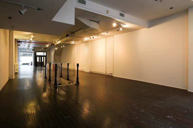 Classic Shop in West Soho - Image 1