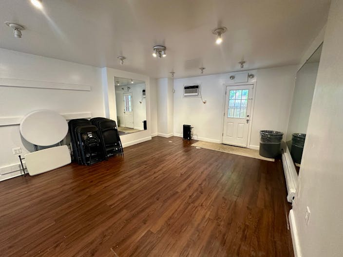 Quaint Central Harlem Space Ideal for Pop-Ups, Events, & Creative Use - Image 4