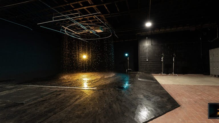 Car Rain Room - Image 2