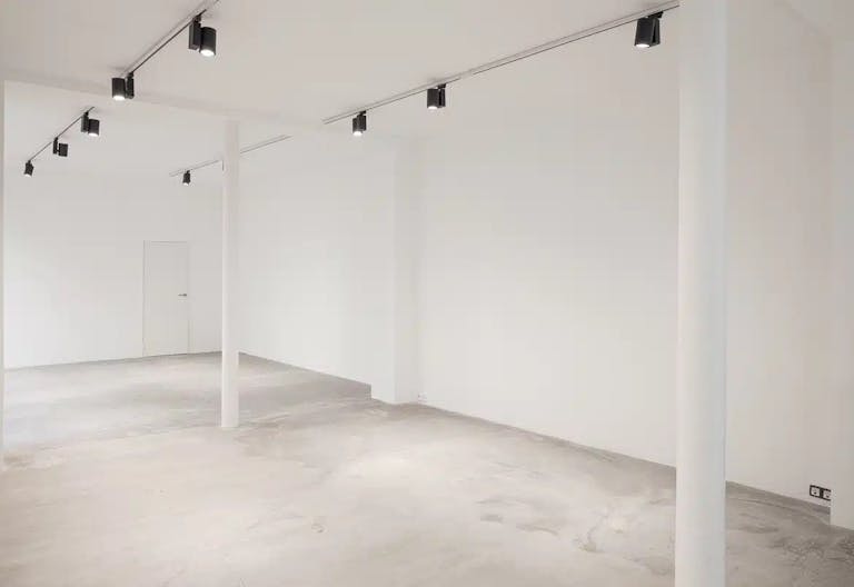 A Bright and Versatile Gallery in the Heart of Le Marais - Image 3