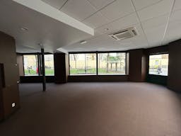 Magnifique Showroom Boutique Ephémère à Paris - Image 7