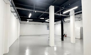 Ampio spazio espositivo stile industriale in Porta Venezia Milano - Image 4