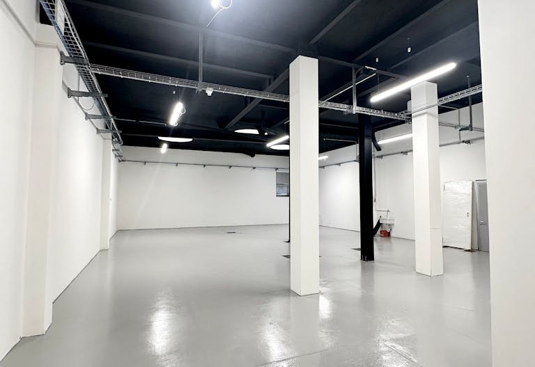 Ampio spazio espositivo stile industriale in Porta Venezia Milano - Image 4