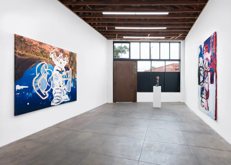 Charming Art Gallery with Sunny Private Courtyard - Image 0