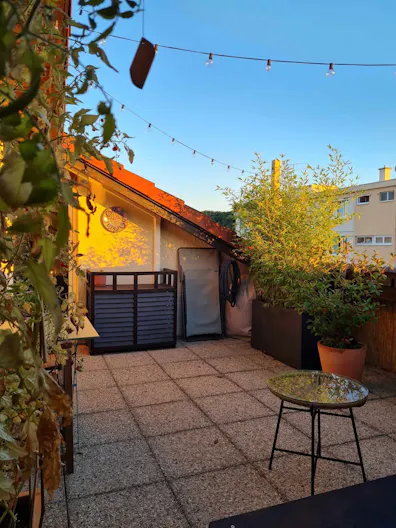 Appartement aux beaux volumes - Image 2
