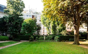 Unique Space in the Heart of 8th District - Image 10