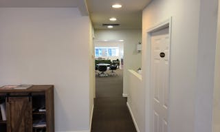 Excellent Show Room Space Near Downtown Mountain View - Image 10