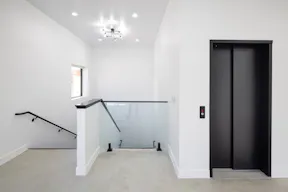 Hollywood Hotspot: Versatile 6,000 sq ft Indoor/Outdoor Event & Retail Space with Hollywood Blvd Views! - Image 17