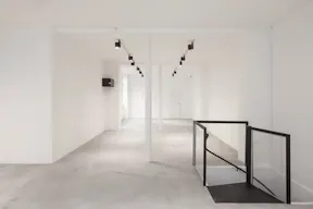 A Bright and Versatile Gallery in the Heart of Le Marais - Image 6