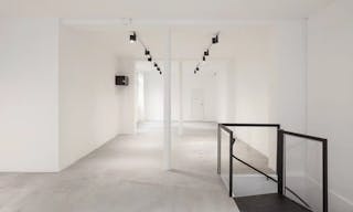 A Bright and Versatile Gallery in the Heart of Le Marais - Image 6