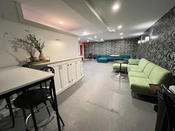 Intimate, Private Luxe Gallery Lounge - Image 6