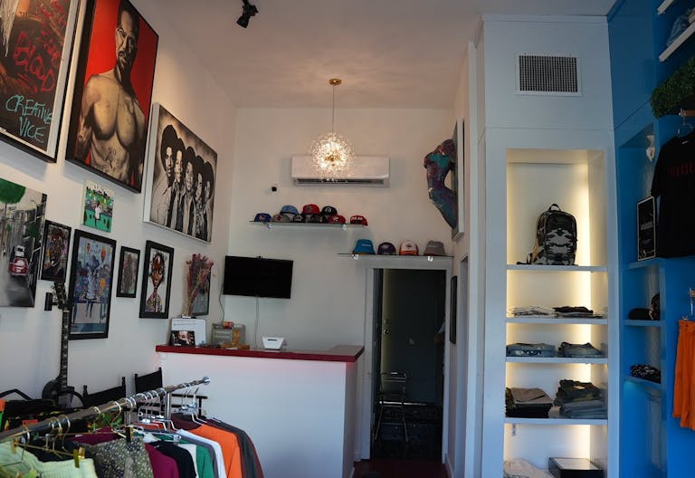 Beautiful boutique space in the heart of the Fairfax District - Image 2