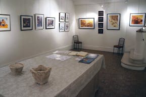 Sophisticated Gallery near Le Bon March� - Image 3