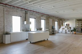 White Commercial Kitchen Photostudio - Image 8