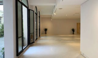 400m2 Showroom - Image 2