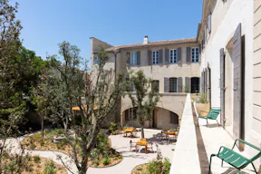 Chateau de caractère avec intérieur design. - Image 5