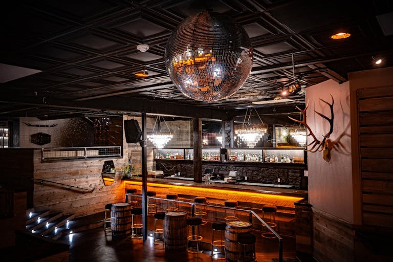 Park City Bar Lounge - Image 4