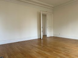 Apartment Showroom in Saint-Germain - Image 16