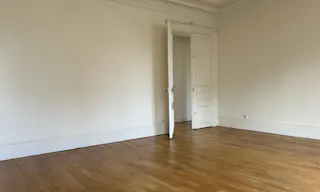 Apartment Showroom in Saint-Germain - Image 16