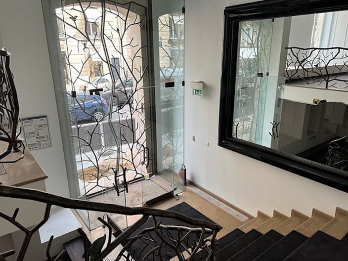 Prime Location Boutique - Triangle d'Or Paris - Image 1