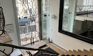 Prime Location Boutique - Triangle d'Or Paris - Image 1